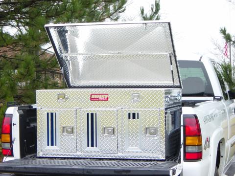 Dog Box Hunter Series Triple Compartment with Top Storage / 48 W x 36 D x 26 H / Standard Vents with Rear Vent / Diamond Tread Aluminum / Owens Products