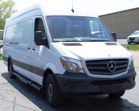Running Boards Owens TPO Molded Factory 14-17 Dodge Sprinter Van Wide Step W/O Factory Rear A/C 170 Inch TPO Owens Products