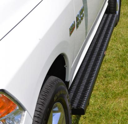 Running Boards Grip Strut Commercial 13-18 Ram 2500/3500 HD W/O Flares 13-18 2500/3500/4500/5500 W/Flares Crew Cab Aluminum Textured Black Owens Products