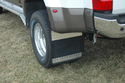 Mud Flaps Classic Dually Rubber Mudflaps / Diamond Tread Aluminum Inserts / 17-18 Ford F350 / 19 x 24 / Owens Products
