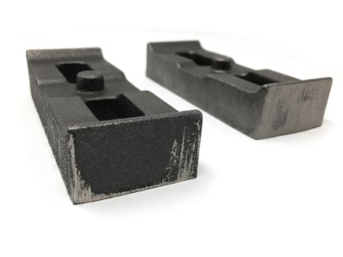 1 Inch Cast Iron Lift Blocks 01-10 Silverado 4WD/GMC Sierra 2500HD/3500HD 4WD Pair Tuff Country