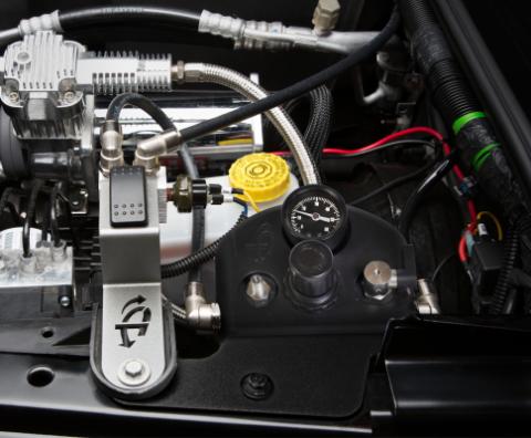 Jeep JK Tire Inflator System 4 Tire For 07-18 Wrangler JK 2/4 Door W/Engine Mount With Box, Fittings, Hoses and Storage Bag Black UP Down Air