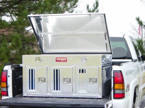 Dog Box Hunter Series Triple Compartment with Top Storage / 48 W x 36 D x 26 H / Standard Vents with Rear Vent / Diamond Tread Aluminum / Owens Products