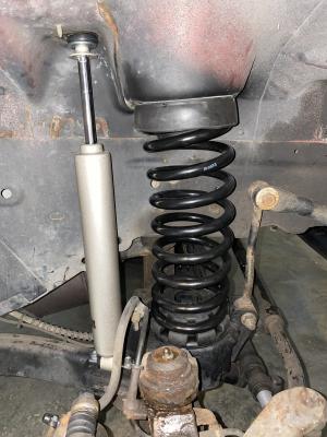 2.5 Inch Front / 2.0 Inch Rear Lift Springs w/ Shocks 99-04 Grand Cherokee Freedom Off-Road