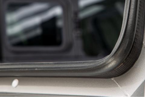 F-150 Truck Bed Cap SmartCap EVOa Adventure Matte Black For 21-24 Ford F-150 6.5 Foot Standard Bed SmartCap