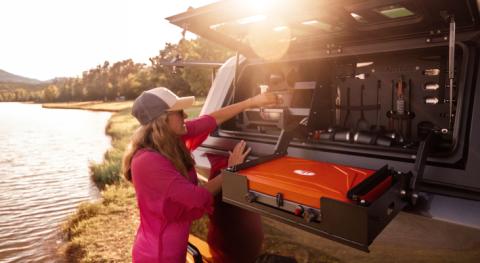 Truck Bed Cap SmartCap EVOd Defender Matte Black 20-26 Jeep Gladiator 5 Foot Short Bed SmartCap