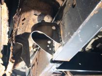 Center Body Frame Mount For Avalanche/Suburban/Yukon Rust Buster Frameworks