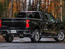 3.0 inch Cat-Back 2.5 inch Dual Split Rear Quad Carbon Fiber Tips 4.0 inch OD Dual Out 19-24 Silverado/Sierra 1500 MBRP
